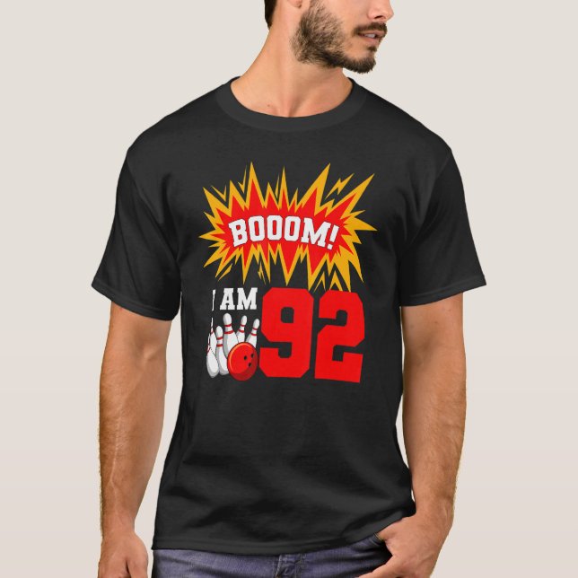 Camiseta Boom I Am 92 Boliche Bowler Bday 9 (Frente)