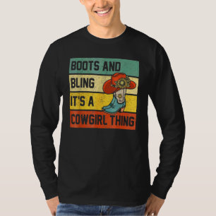 Camiseta Boots e é uma vaqueira dizendo o chapéu do Rodeo