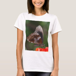 Camiseta Borboleta Branca e Marrom em Flor Vermelha
