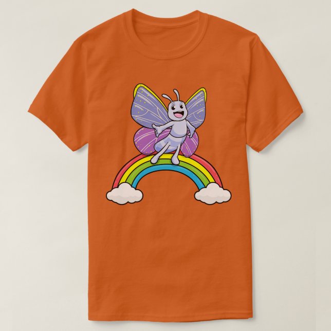 Camiseta Borboleta com arco-íris e nuvens (Frente do Design)