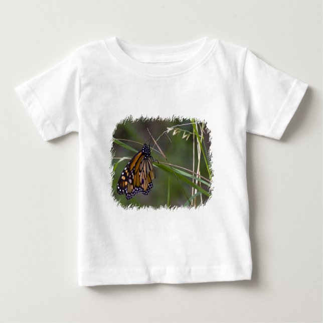 Camiseta Borboleta Monarch na Grama (Frente)
