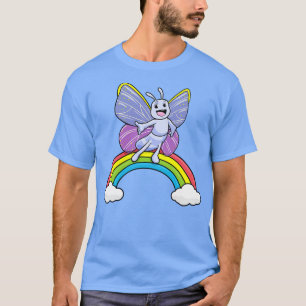 Camiseta Borboleta num arco-íris com nuvens