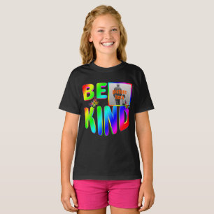 CAMISETA BORBOLETAS COLORIDAS ARCO-ÍRIS NA MODA SEJA GENTIL