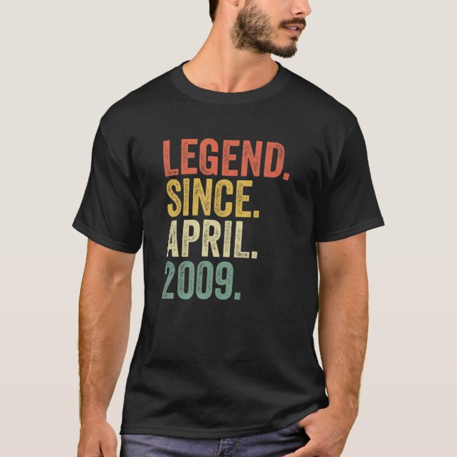 Camiseta Born April 2009 Legend Since April 2009 13 Years O (Frente)