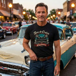 Camiseta Born to Cruise<br><div class="desc">Chrome shining. Engine humming. Open road ahead. Born to Cruise celebrates the golden era of American car culture, when tailfins ruled the highways and every weekend meant polishing chrome and taking the long way home. The design features a bold vintage hot-rod emblem inspired by classic garage signage and car club...</div>