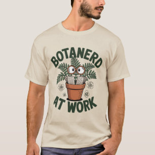 Camiseta Botanern no Trabalho Cartoon de Nerd de Fábrica Ve