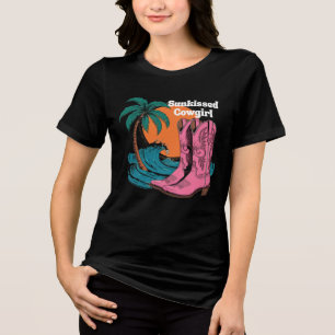 Camiseta Botas Western Cowgirl Bronzeada Ondas Sol