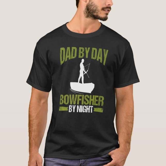 Camiseta Bowfishing Dad by Day Bowfisher by Night Airboat F (Frente)