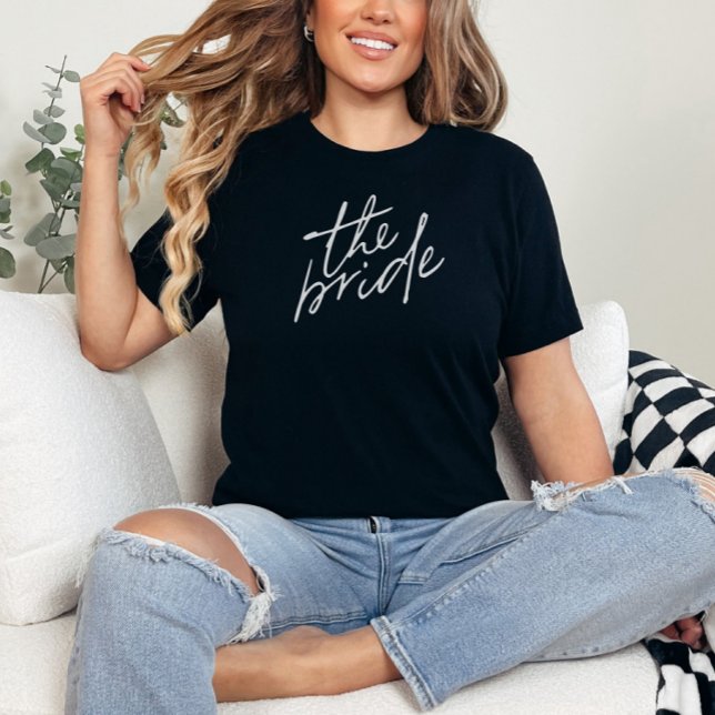 Camiseta Branca E Negra De Script Moderno (Criador carregado)