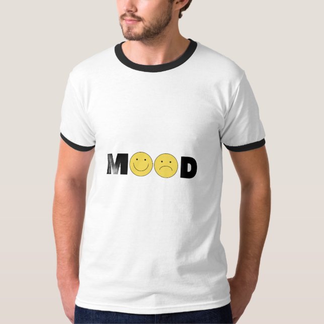 Camiseta branca e preta. (Frente)