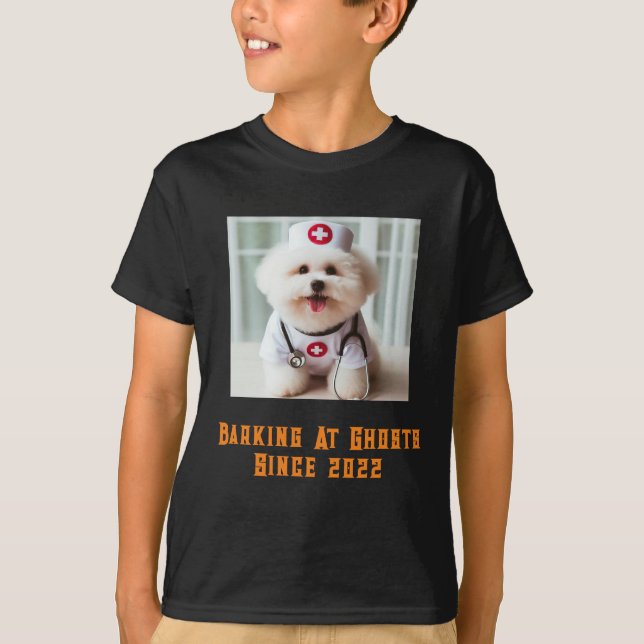 Camiseta Brancando Com Fantasmas De Cão De Halloween Person (Frente)