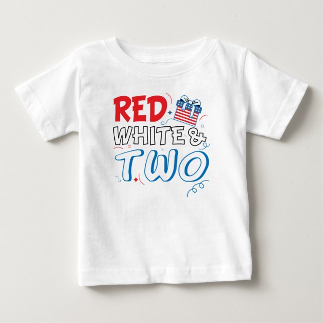 Camiseta branco vermelho e dois dias 4 de julho, aniversári (Frente)