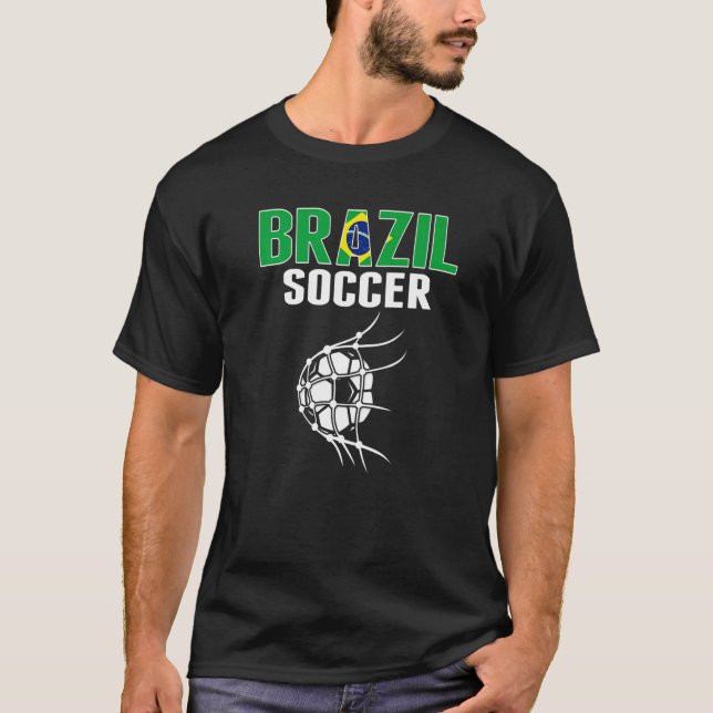 Camiseta Brasil: Bola De Futebol No Brasil (Frente)