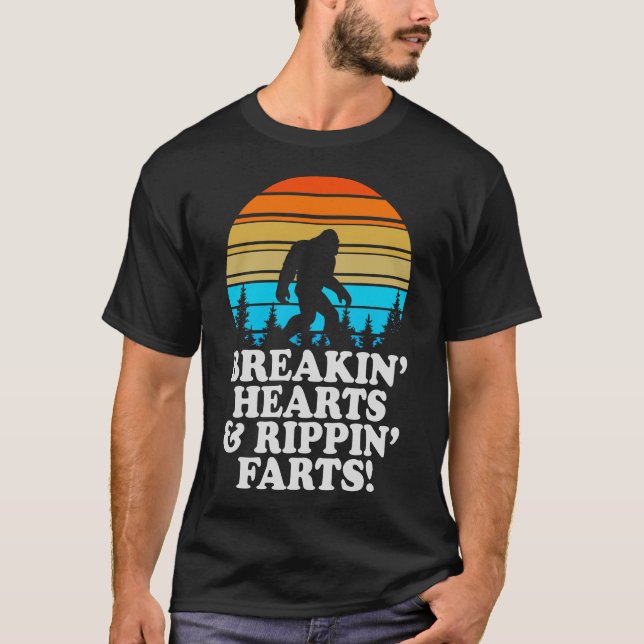 Camiseta Breakin Hearts Rippin Farts (Frente)