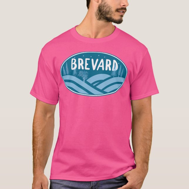 Camiseta Brevard North Carolina no Exterior à Capa de Baseb (Frente)