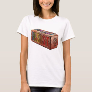 Camiseta Brick "RESIST" LGBTQ+