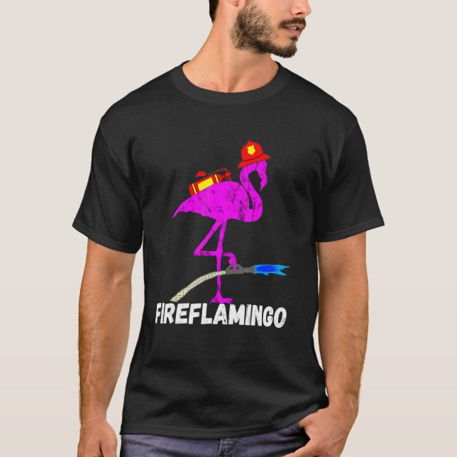 Camiseta Brigada de Fogo Flamingo Fireman Pássaro Exótico (Frente)