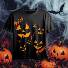 Camiseta Brilho Assustador: Abóbora de Halloween & Doce ou