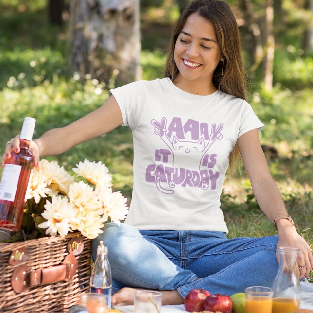 Camiseta Brincadeira Original Feliz Gato Pun É Sábado (Criador carregado)