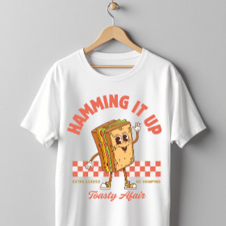 Camiseta Brincando com o Sanduíche Cartoon Retro