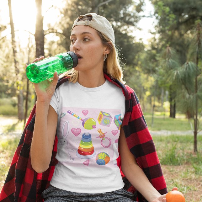 Camiseta Brinquedos bebês e essenciais para a enfermaria (Criador carregado)