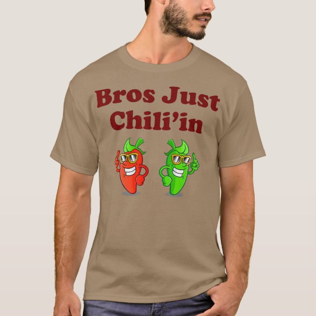Camiseta Bros Apenas Chiliin Spicy Cookoff (Frente)