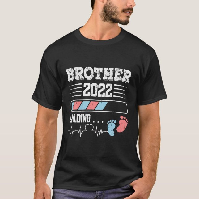 Camiseta Brother Loading 2022 Funny Pregnancy Anúncio (Frente)