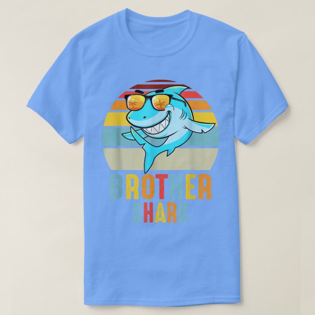 Camiseta Brother Shark Vintage Retro Pijamas Lover Fa (Frente do Design)