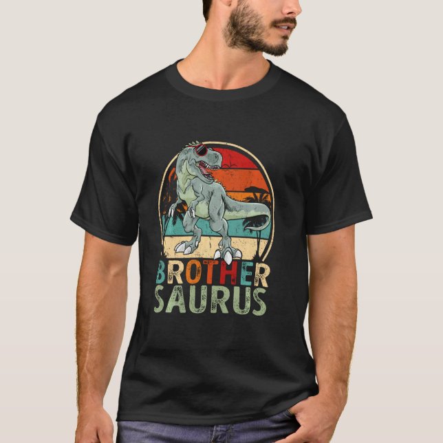 Camiseta Brothersaurus T Rex Dinossaur Engraçado Irmão Suru (Frente)