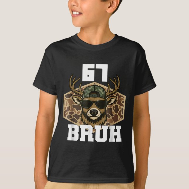 Camiseta Bruh 67 Deer Funny Deer Hunting Camo Hat Youth Tee (Frente)