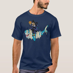 Camiseta Bruxa Andando Tubarão Múmia Halloween Bruxa Engraç