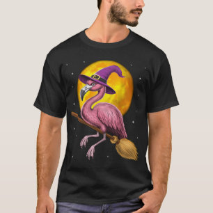 Camiseta Bruxa de Flamingo Montando Vassoura