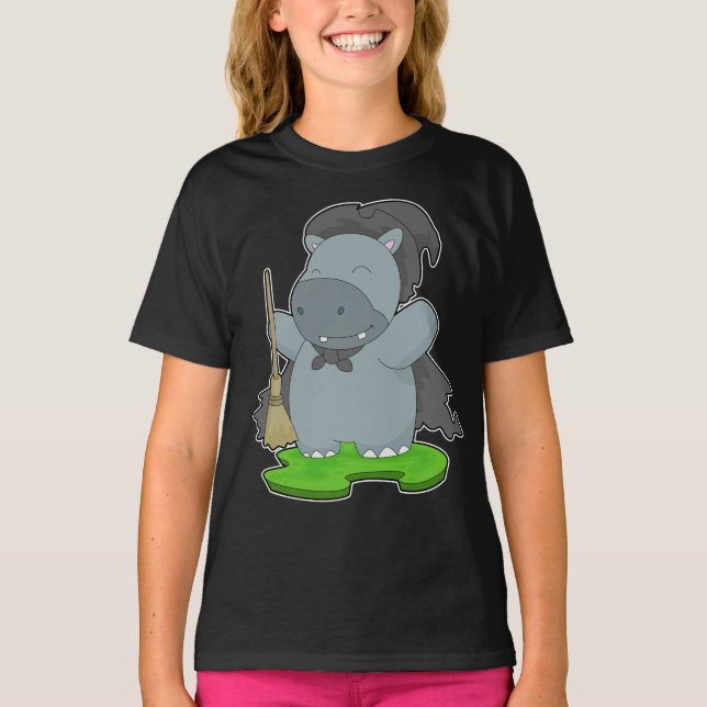 Camiseta Bruxa do Halloween de Hippo (Frente)