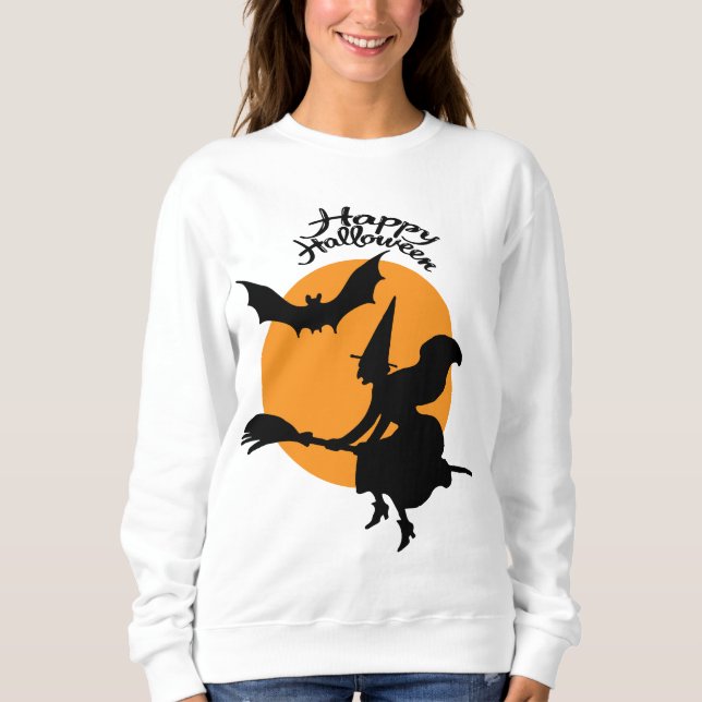 Camiseta bruxa do Halloween sobre vassoura com morcego, bru (Frente)