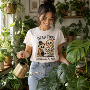 Camiseta Bruxa Esqueleto Regando Minhas Plantas Morta de Ca