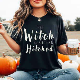 Camiseta Bruxa Está Se Casando Noiva de Halloween Preta