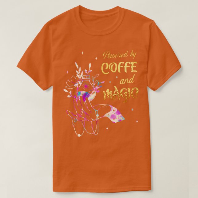 Camiseta Bruxa Gótico De Café E Magia Wiccan (Frente do Design)