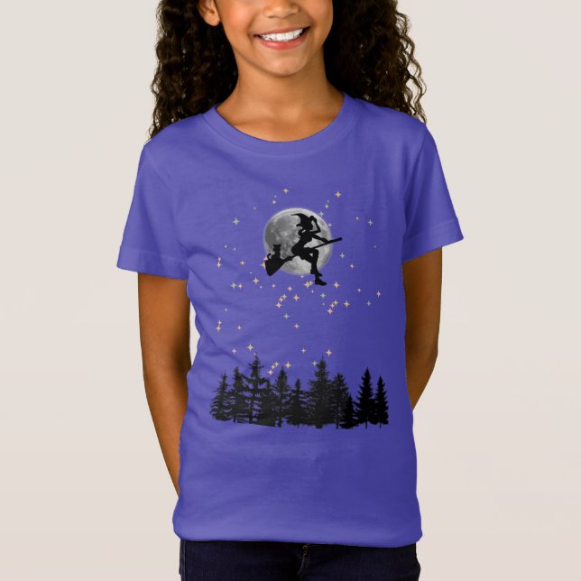 Camiseta Bruxa Voadora acima da Floresta numa Noite de Lua  (Frente)