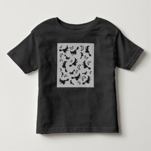 Camiseta Bruxa voadora entre meia lua na noite de Halloween