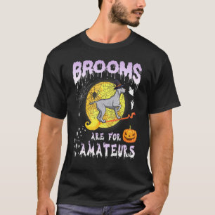 Camiseta Bruxa Weimaraner Voando Em Vassouras Lunares São P