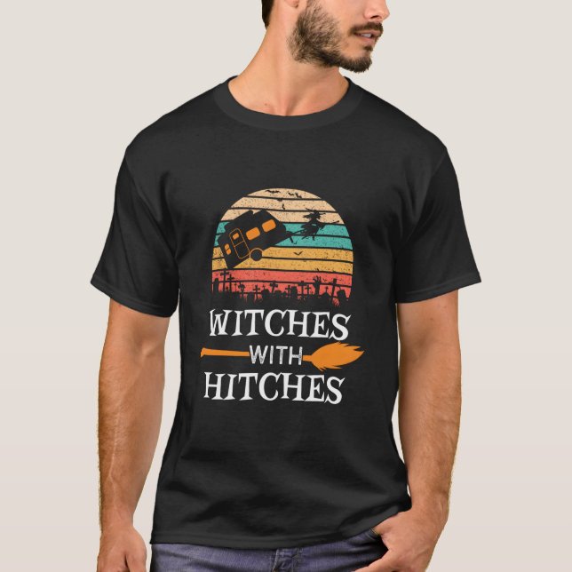 Camiseta Bruxas Com Reboques Camg Camper Halloween (Frente)