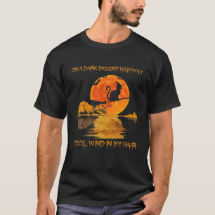 Camiseta Bruxas De Gato Andando Vassouras Em Uma Estrada Es