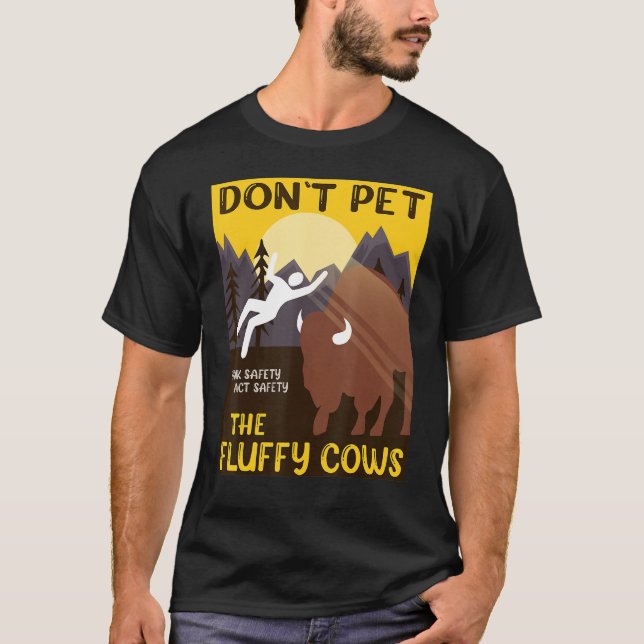 Camiseta Buffalo Não Põe As Vacas Fluffy Pensam Em Seguranç (Frente)
