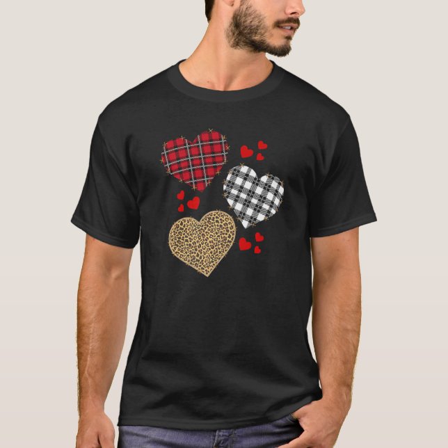 Camiseta Buffalo Plaid Hearts Valentines Day Leopard Cheeta (Frente)