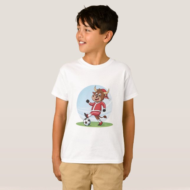 Camiseta Bull in Christmas costume and soccer ball (Frente Completa)