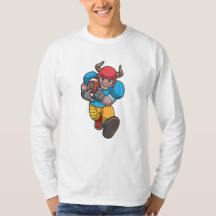 Camiseta Bull no Esporte com futebol e capacete
