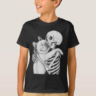 Camiseta Bulldog Francês Abraço de Esqueleto Halloween Aman