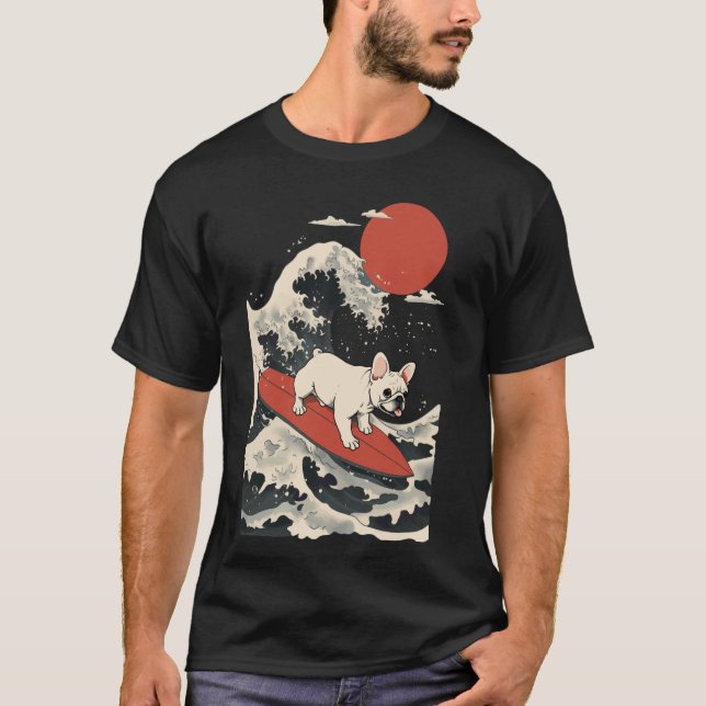 Camiseta Bulldog Francês Surfando Japonês (Frente)