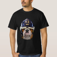 Bulldog Inglês Grumpy Vestindo Helmet para Bombeir