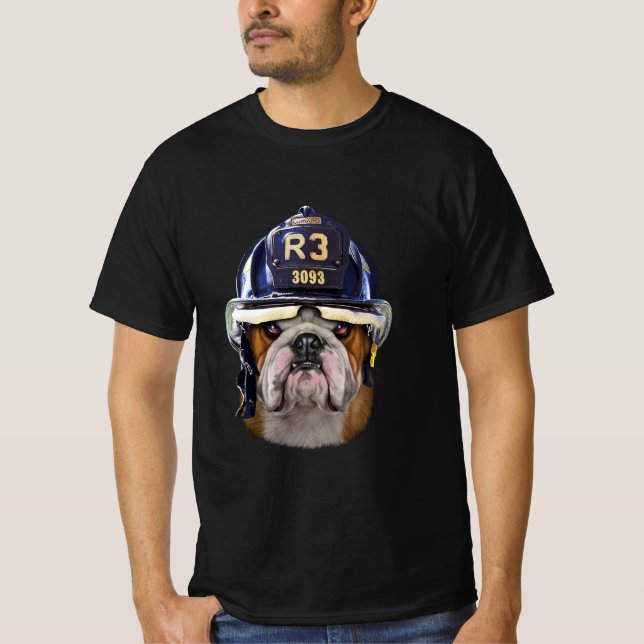 Camiseta Bulldog Inglês Grumpy Vestindo Helmet para Bombeir (Frente)
